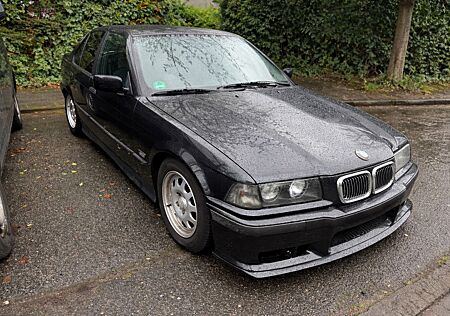 BMW 318i