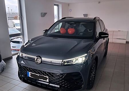 VW Tiguan Volkswagen 1.5 eTSI OPF DSG R-Line/AHK/StH