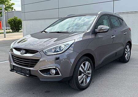 Hyundai ix35 2.0 "Style" 4WD LEDER NAVI BIXENON RKAM AHK