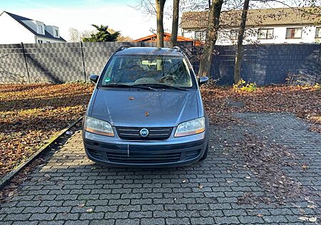 Fiat Idea 1.9 JTD 100 Multijet 8V Class