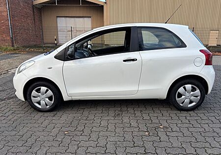 Toyota Yaris 1.0 VVTI KLIMA - TÜV- 1 HAND - OMAS GARAGE