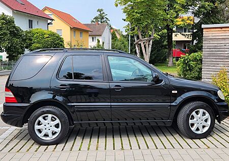 Mercedes-Benz ML 430 -