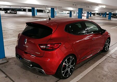 Renault Clio R.S. TROPHY TCe 220 EDC 1. Hand