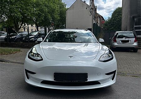 Tesla Model 3 RWD
