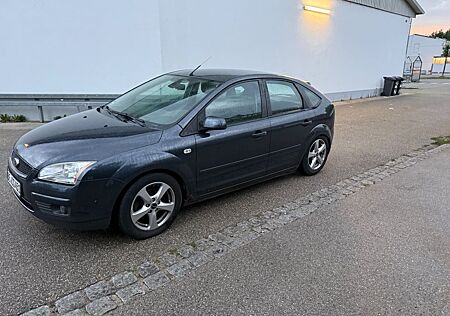 Ford Focus 1,6 Ti-VCT Ghia--KEINE TÜV--01704684029