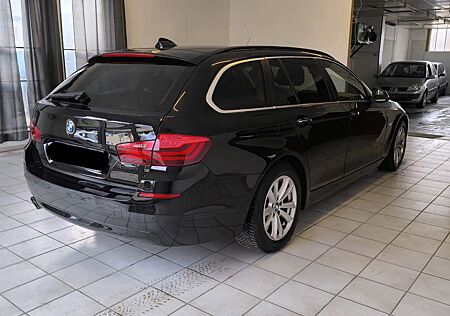 BMW 520d xDrive Touring A Luxury Line Luxury Line