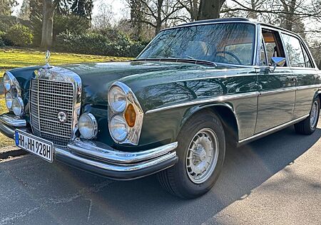 Mercedes-Benz 300 SEL 3,5 W109