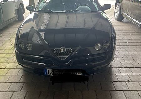 Alfa Romeo Spider 2.0 T.Spark zu verkaufen