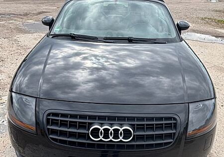 Audi TT Roadster 1.8T 120KW - gepflegt