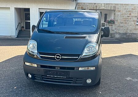 Opel Vivaro 9 Sitzer Top gepflegt Von Privat