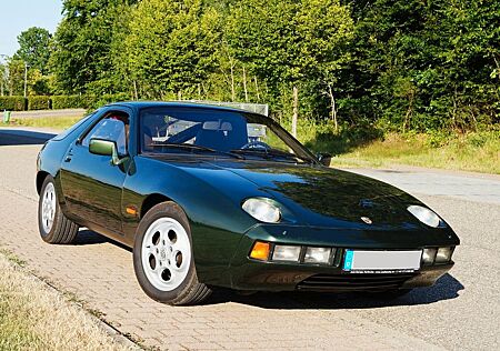 Porsche 928