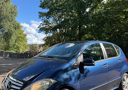 Mercedes-Benz A 180 AVANTGARDE TÜV 12/26 Automatik Pano AHK