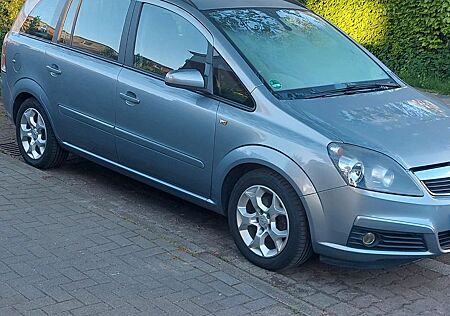 Opel Zafira 1.8 -
