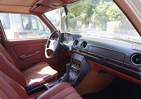 Mercedes-Benz 200