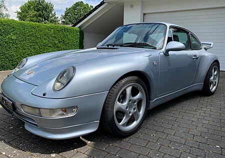 Porsche 993 Carrera Coupé - Exclusive