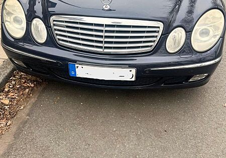 Mercedes-Benz 240 E240