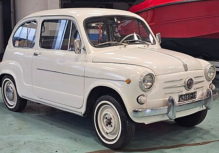 Fiat 600 Vollleder >Gute zustand
