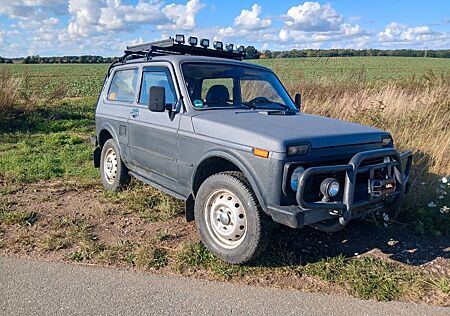 Lada Niva 1.7i 4x4