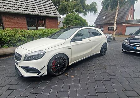 Mercedes-Benz A 45 AMG Mercedes- 4Matic Performance Paket