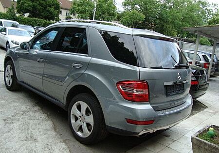 Mercedes-Benz ML 300 CDI 4MATIC BlueEFFICIENCY VOOLLLL