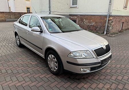 Skoda Octavia 1.6 Ambiente,Klimaautomatik,PDC