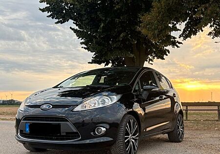 Ford Fiesta 1,25 60kW Titanium HU 06/2027 Top Zustand