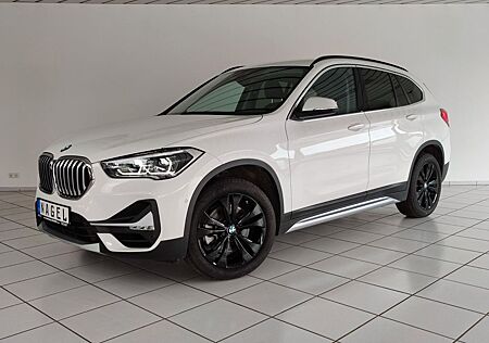 BMW X1 xDrive 20 i xLine Sportautom.*AHK*Navi*SHZ