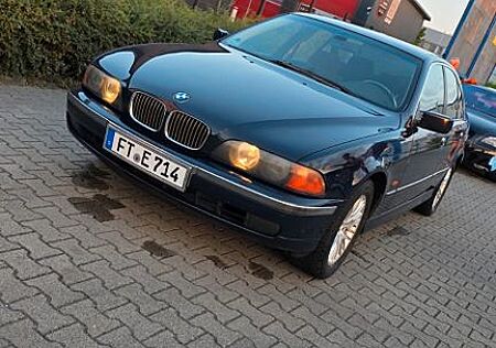 BMW 520i
