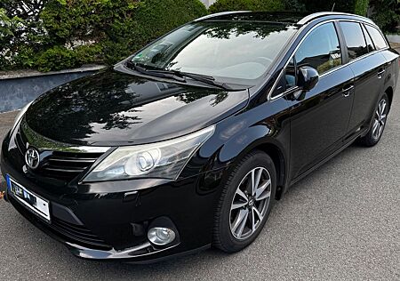 Toyota Avensis Kombi 1,8-l/ XENON / LEDER / 2. Hd.