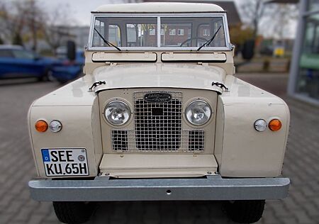 Land Rover Serie III Serie IIA 88*Oldtimer*Neu aufgebaut*v. Teile neu