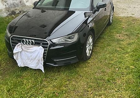Audi A3 2.0 184 quattro S line Sportback ZR / TÜV Neu