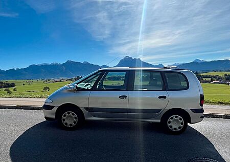Renault Espace 2.0 140 PS 16V