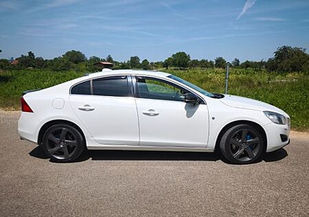 Volvo S60 T5 2,5Ltr., 184 KW, Leder, KeylesGo