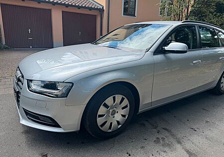 Audi A4 Avant Attraction; 1.Hand; Unfallfrei; Xenon;