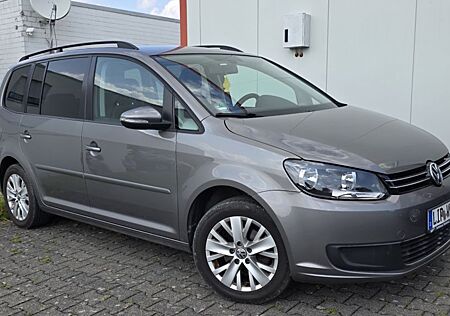 VW Touran Volkswagen 1.6 TDI Highline BlueMotion Technolog...