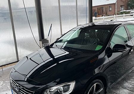 Volvo S60 D4 AWD Geartronic Linje Svart
