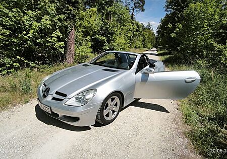 Mercedes-Benz SLK 230