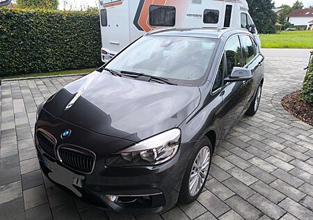 BMW 2er 225 Active Tourer 225i Steptronic Luxury Lin...