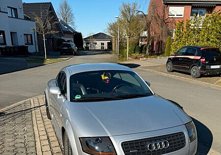 Audi TT Coupe 1.8T quattro -