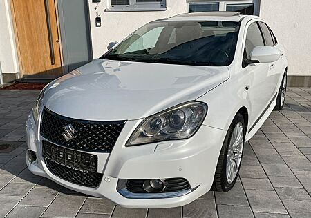 Suzuki Kizashi Sport 4x4/Leder/Sport-Design-Paket/VOLL!