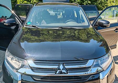 Mitsubishi Outlander 2.0 MIVEC Active+ ClearTec 2WD CVT...