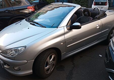 Peugeot 206 CC Quiksilver 110 Quicksilver mit neuem TÜV
