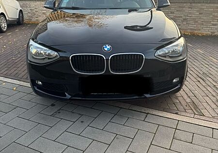 BMW 114i -, EZ 2015, Schwarz, Advantage Paket
