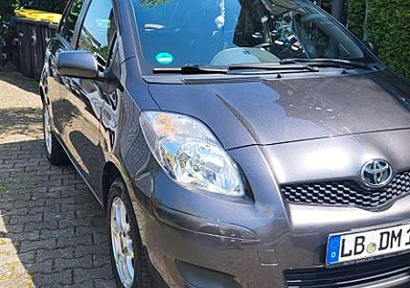 Toyota Yaris 1.0 TÜV Neu