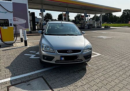 Ford Focus 1,6 Ti-VCT Ghia Ghia