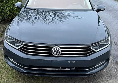 VW Passat Variant Volkswagen 2.0 TDI SCR DSG Comfortline V...