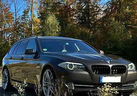 BMW 530d Touring F11