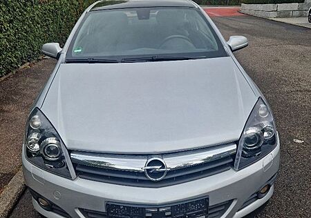 Opel Astra GTC 1.8 - Automatik