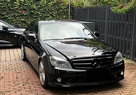 Mercedes-Benz C 300 AVANTGARDE