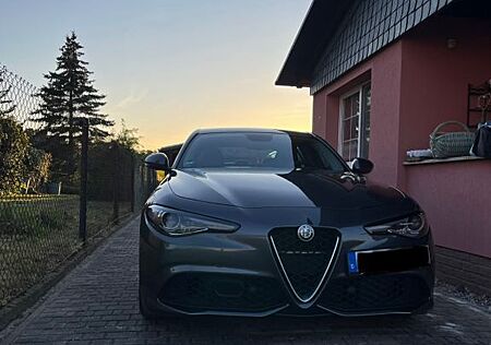 Alfa Romeo Giulia 2.0 Turbo 16V 206kW AT8-Q4 Veloce Veloce